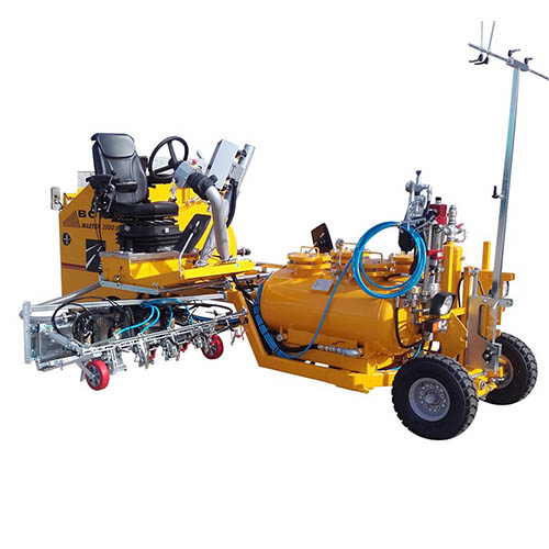 BM 2000 - A SMALL AND FLEXIBLE SELF-PROPELLED LINE MARKING MACHINE